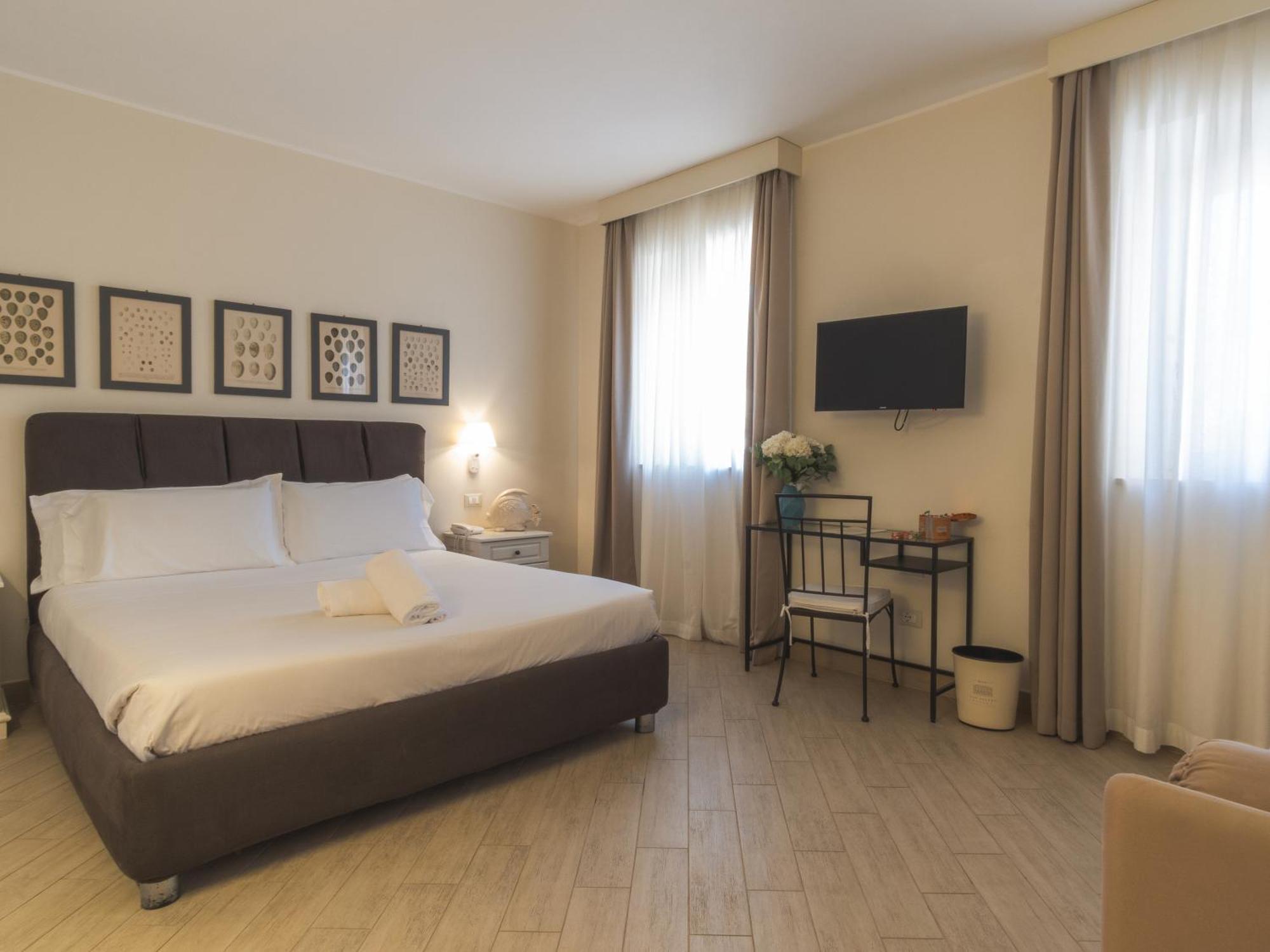 Hotel San Pietro Palace Finale Ligure Kültér fotó