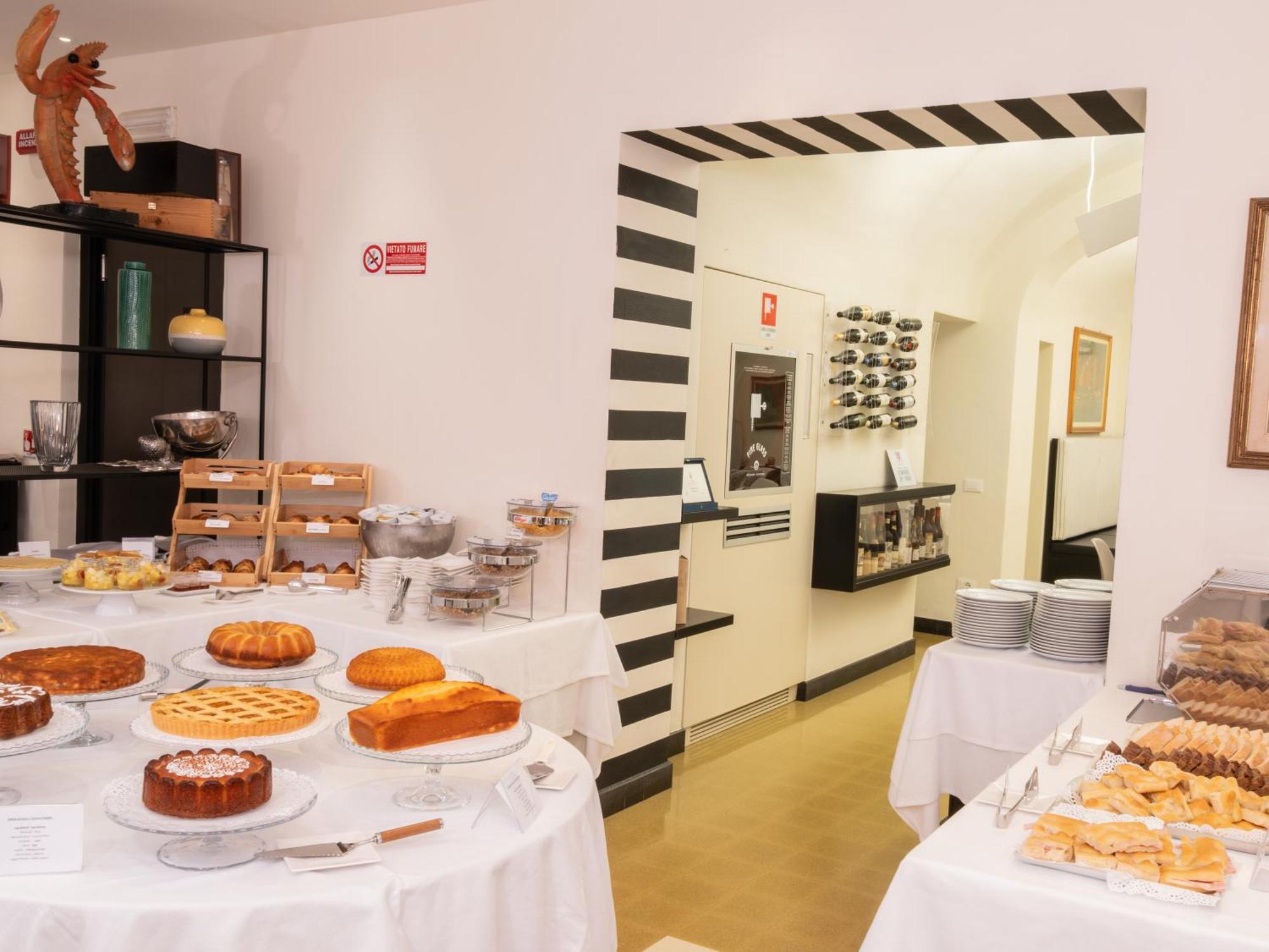 Hotel San Pietro Palace Finale Ligure Kültér fotó