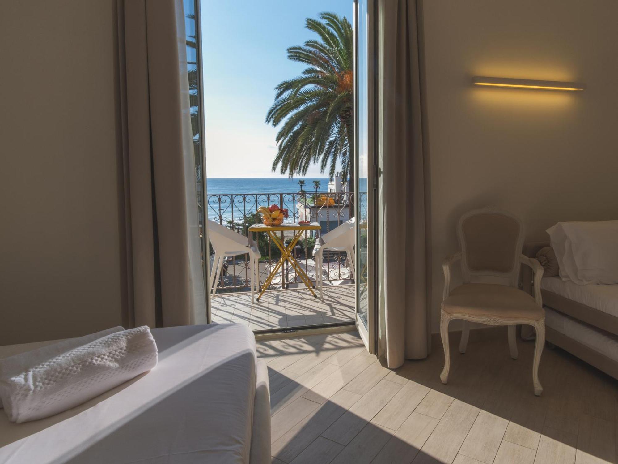 Hotel San Pietro Palace Finale Ligure Kültér fotó