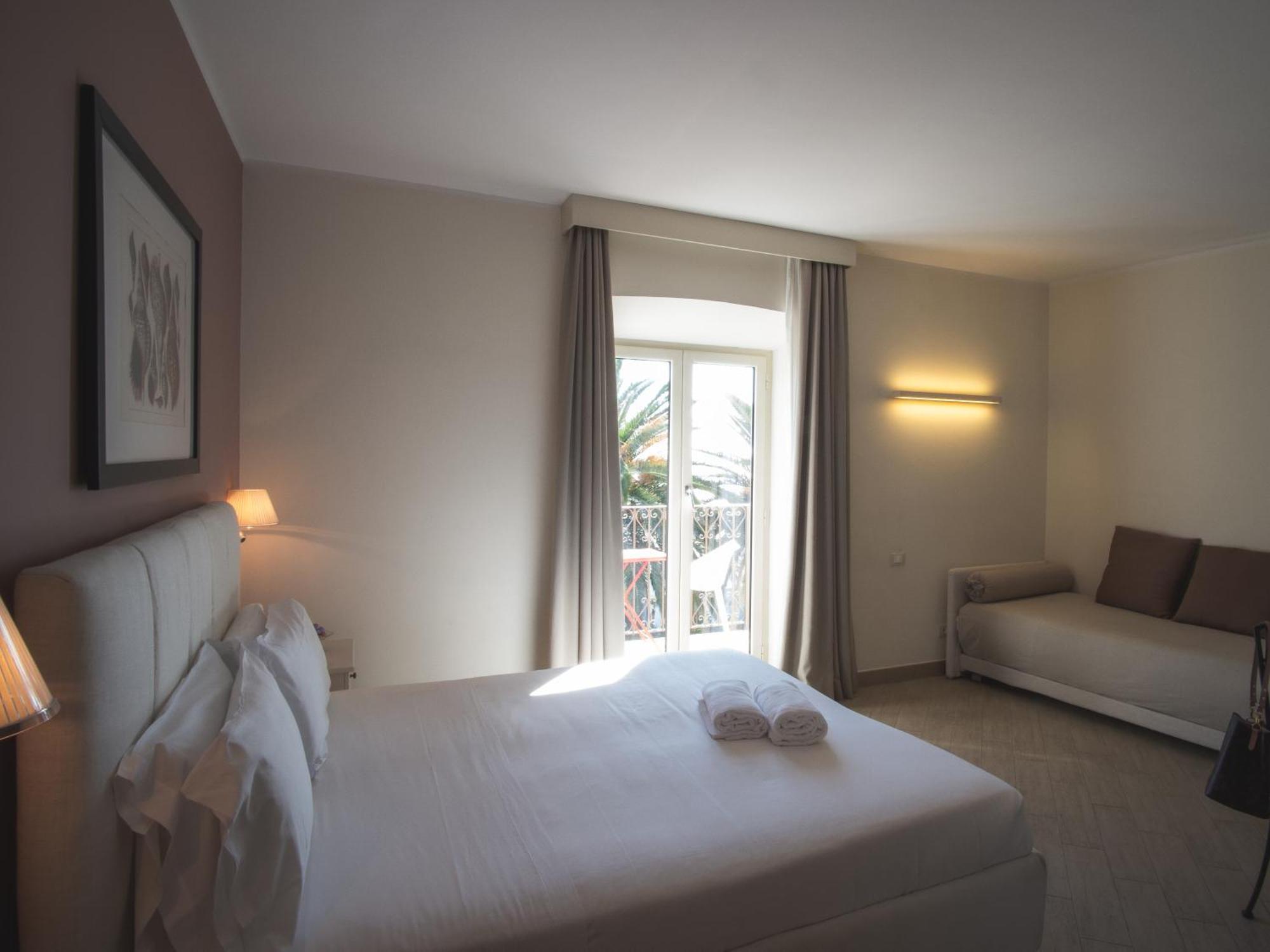 Hotel San Pietro Palace Finale Ligure Kültér fotó