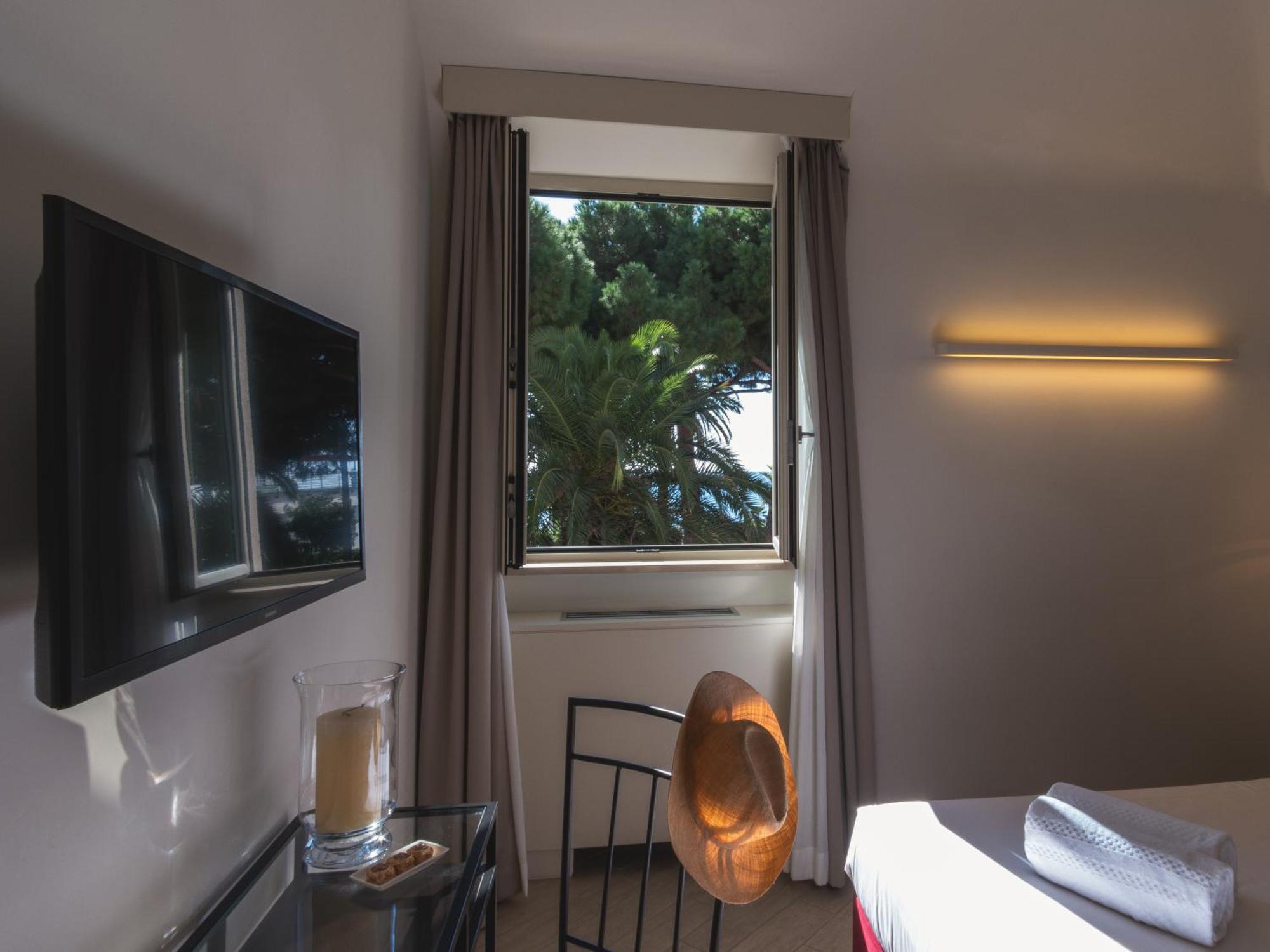 Hotel San Pietro Palace Finale Ligure Kültér fotó
