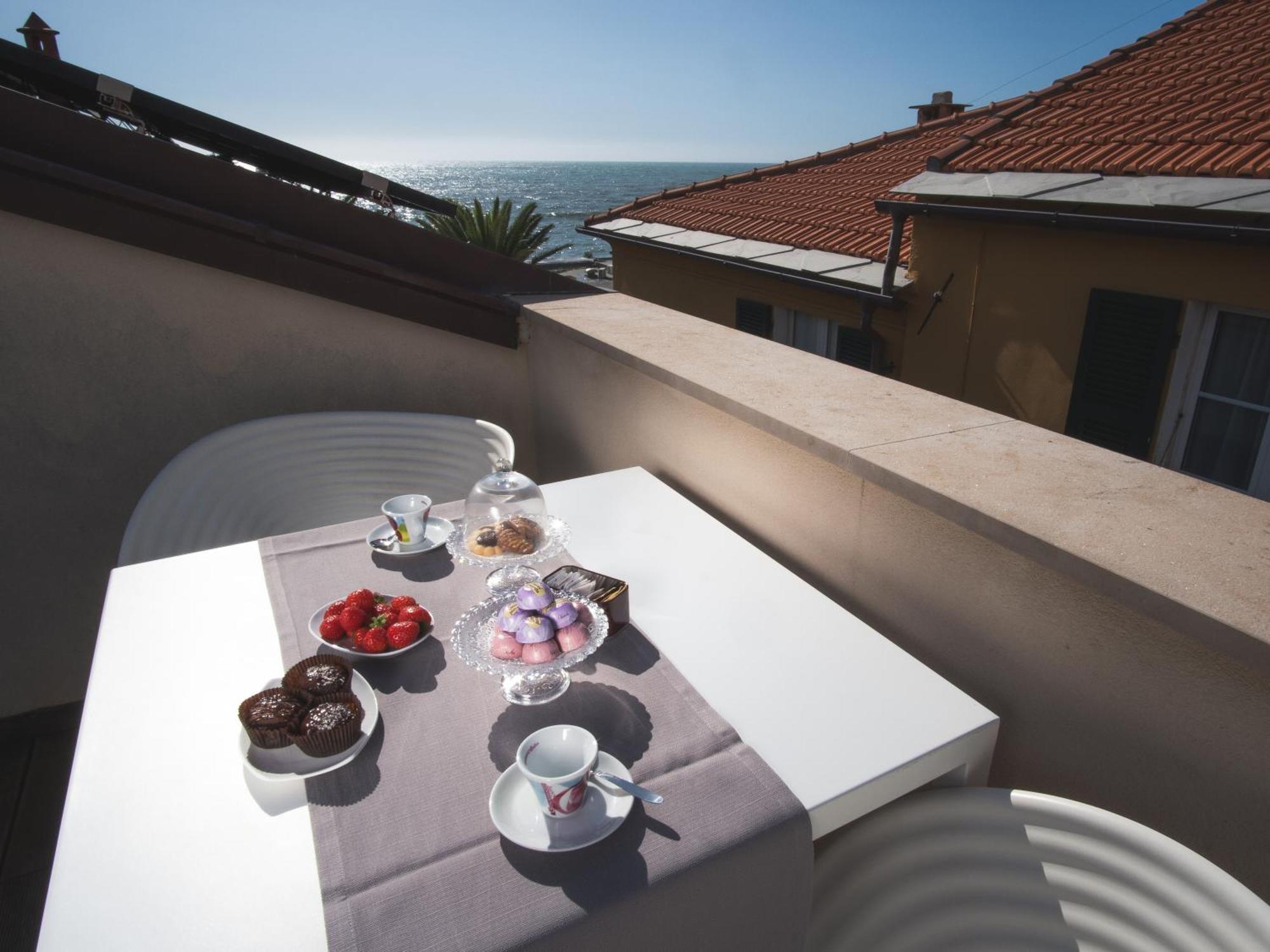 Hotel San Pietro Palace Finale Ligure Kültér fotó